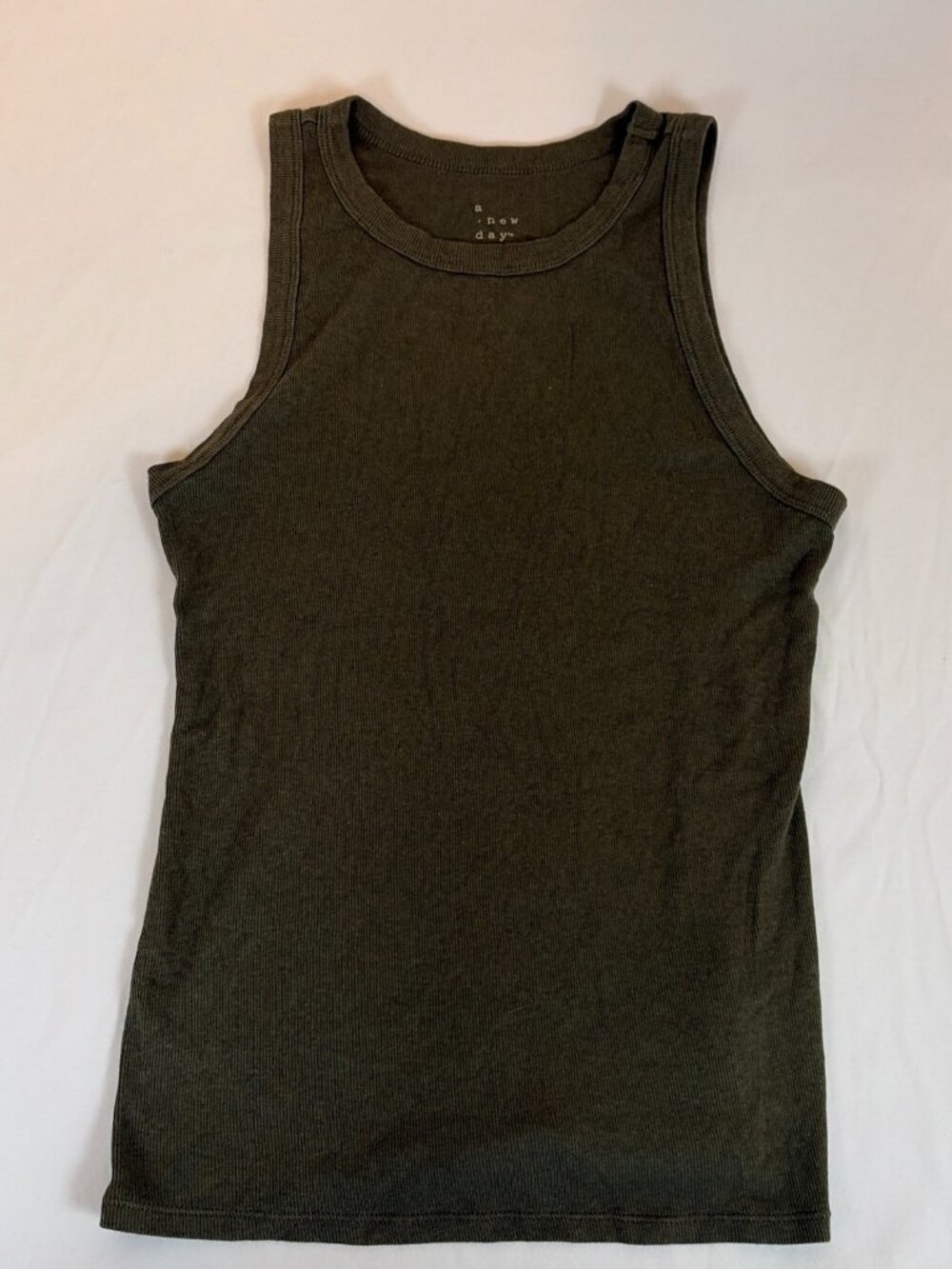 a . new day Tank T-Shirt Women's L Green